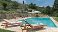 Rolling Hills Italy - Splendida tenuta con piscina in vendita a Radda in Chianti.