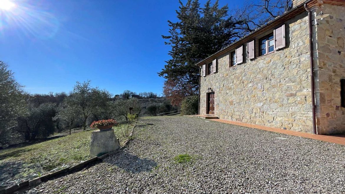 Rolling Hills Italy - Incantevole casale in pietra in vendita a Radicofani	