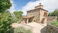 Rolling Hills Italy - For sale farmhouse in an elevated and panoramic position