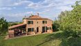 Rolling Hills Italy - Landhaus zum Verkauf, zwischen Montepulciano und Cortona.