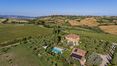 Rolling Hills Italy - Country house on sale, with Pienza’s view, in Tuscany