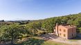 Rolling Hills Italy - Zu verkaufen Bauernhaus mit Tennisplatz, in der Toskana.