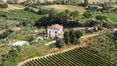 Rolling Hills Italy - For sale a lovely farmhouse in Montepulciano, Tuscany. 