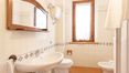Rolling Hills Italy - Elegante villa con piscina a Castiglione del Lago, Umbria.