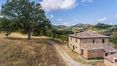 Rolling Hills Italy - Casale semi ristrutturato con vista su Montepulciano.
