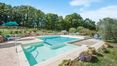 Rolling Hills Italy - Ferme de luxe avec piscine à vendre à Asciano, Sienne.