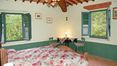 Rolling Hills Italy - Charming farmhouse with pool for sale in Gaiole in Chianti.