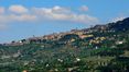 Rolling Hills Italy - Vendesi porzione di rustico casale a Cortona, Arezzo.