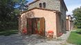 Rolling Hills Italy - Schönes Bauernhaus mit Nebengebäude in Cortona zu verkaufen.