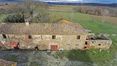 Rolling Hills Italy - Zu verkaufen Bauernhaus zu restaurieren in Monte San Savino.