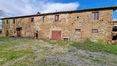 Rolling Hills Italy - For sale farmhouse to be restored in Monte San Savino.