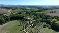 Rolling Hills Italy - Vendesi favolosa proprietà con vista su Chianciano Terme.
