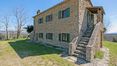 Rolling Hills Italy - For sale farmhouse with beautiful view over the Valdichiana.