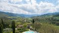 Rolling Hills Italy - Vente splendide propriété avec piscine dans le Mugello.