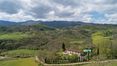 Rolling Hills Italy - Vente splendide propriété avec piscine dans le Mugello.
