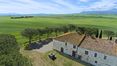 Rolling Hills Italy - Vendesi stupenda porzione di casale in Val d’Orcia.