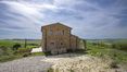 Rolling Hills Italy - Neugebautes Bauernhaus mit Park und Land zu verkaufen.