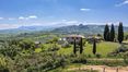 Rolling Hills Italy - Vendesi autentico casale dal grande fascino in Val d’Orcia.