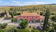 Rolling Hills Italy - Bauernhaus im Herzen des Val d'Orcia zu verkaufen.
