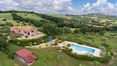 Rolling Hills Italy - Schöne Villa mit Pool zu verkaufen in Manciano