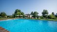 Rolling Hills Italy - Alte Villa mit Park und Schwimmbad zu verkaufen in Cortona.