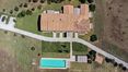 Rolling Hills Italy - A vendre: magnifique propriété avec piscine à Volterra.