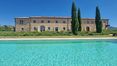 Rolling Hills Italy - Vendesi meravigliosa proprietà con piscina a Volterra.