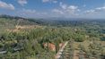 Rolling Hills Italy - For sale interesting villa with garden in Montepulciano.