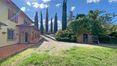 Rolling Hills Italy - Vendesi interessante villa con giardino a Montepulciano.