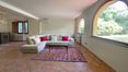Rolling Hills Italy - Vendesi interessante villa con giardino a Montepulciano.
