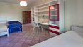 Rolling Hills Italy - For sale interesting villa with garden in Montepulciano.