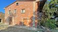 Rolling Hills Italy - Charming unfinished farmhouse near Arezzo.