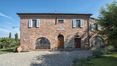 Rolling Hills Italy - For sale beautiful farmhouse with pool near Montepulciano.