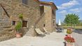 Rolling Hills Italy - Elegant country house for sale in Castiglion Fiorentino.