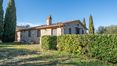Rolling Hills Italy - Élégante maison en pierre avec piscine et jardin à Sarteano.