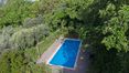 Rolling Hills Italy - Straordinaria proprietà con piscina in Val d'Orcia.