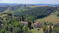 Rolling Hills Italy - Exklusive Immobilie zum Verkauf mit Nebengebäude in Asciano.