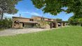 Rolling Hills Italy - Schönes Bauernhaus aus Stein zu verkaufen in Pienza
