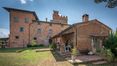 Rolling Hills Italy - Splendida residenza medievale a Montepulciano.