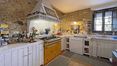 Rolling Hills Italy - Superb townhouse for sale in Val d'Orcia
