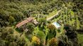Rolling Hills Italy - Splendide ferme avec piscine, annexe et oliveraie.