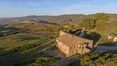 Rolling Hills Italy - Panoramica proprietà da ristrutturare in Val d’Orcia