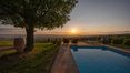 Rolling Hills Italy - Enchanting farmhouse in Val d'Orcia