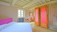 Rolling Hills Italy - Gorgeous property with swimming pool for sale in Cortona.