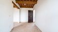 Rolling Hills Italy - Charming detached house for Sale near Montepulciano.