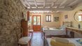 Rolling Hills Italy - Belle ferme avec piscine à vendre à Loro Ciuffenna.