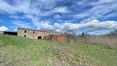 Rolling Hills Italy - Interesting property for sale in Montalcino