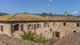 Rolling Hills Italy - Superbe ferme avec piscine intérieure près de Sienne.
