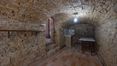 Rolling Hills Italy - Splendido casale con piscina interna vicino Siena.