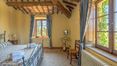 Rolling Hills Italy - Elegante Casale con Piscina e dependance a Chiusdino.